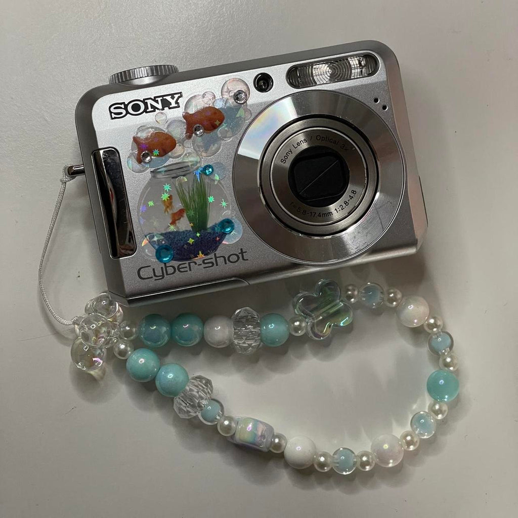 Sony Cybershot DSC-S650This cute little Sony...